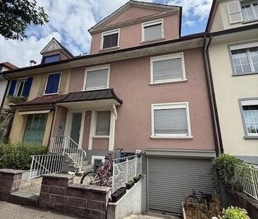 Charmante Wohnung mit schönem gedecktem Sitzplatz + grossem Garten - Photo 1