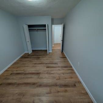 $1,950 / 1br - Beautiful, spacious fully renovated 2nd level suite - Photo 3