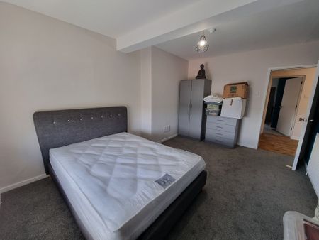 4 Bed Student Accommodation - Photo 4