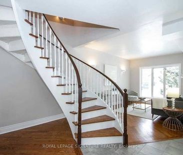 Beautifully Reno'd home nestled in vibrant East York, 2 Car Parking - Photo 1