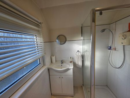 Sequoia Park, HA5 4BS, Pinner - Photo 3