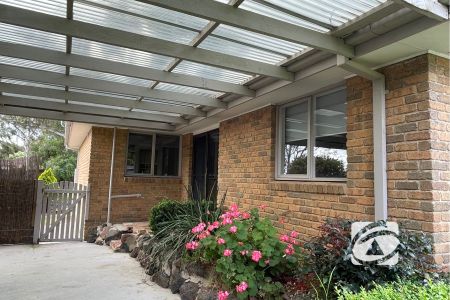 FAMILY LIVING IN LANGWARRIN PARK ESTATE - Photo 4