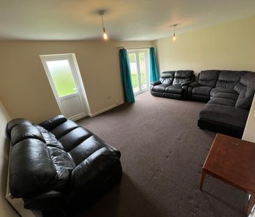 6 bedroom semi-detached house to rent - Photo 5