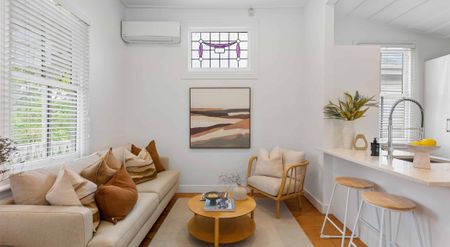 Charming Kingsland Cottage - Sunny, Stylish & City-Fringe Living - Photo 5