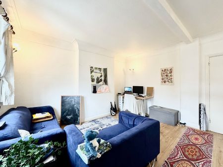 3 Bedroom Apartment, Sefton Street, Putney, London - Photo 5