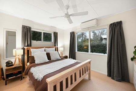 Modern and low-maintenance, this 3-bedroom, 1-bathroom home with a double garage is perfectly positioned on popular Sinclair Road in central Te Awamutu. - Photo 3