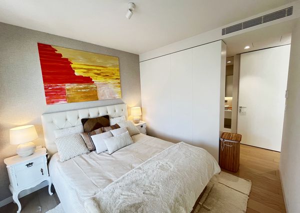 Apartamento T1 mobilado em Miraflores com Vista de Rio, a estrear