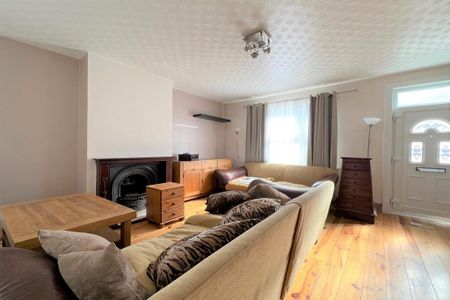 3 bedroom terraced house to rent - Photo 3