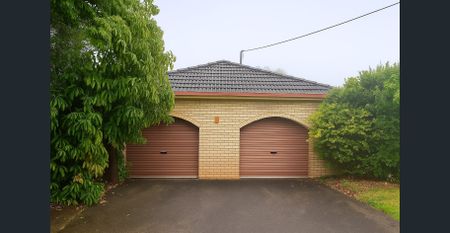 Private unit in duplex in Centenary Heights - Photo 3