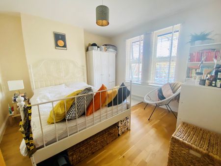 Stapleton Hall Road, London, N4 - Photo 3