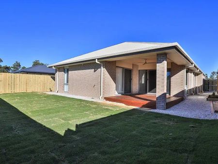 14 Magpie Crescent, Redbank Plains QLD 4301 - Photo 4