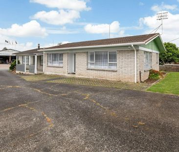 Te Kamo living - Photo 6