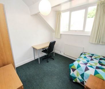 Glebe Avenue (room 6), Kirkstall, Leeds - Photo 1