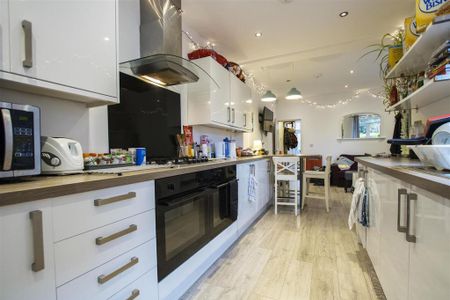 6 bedroom house to rent - Photo 4