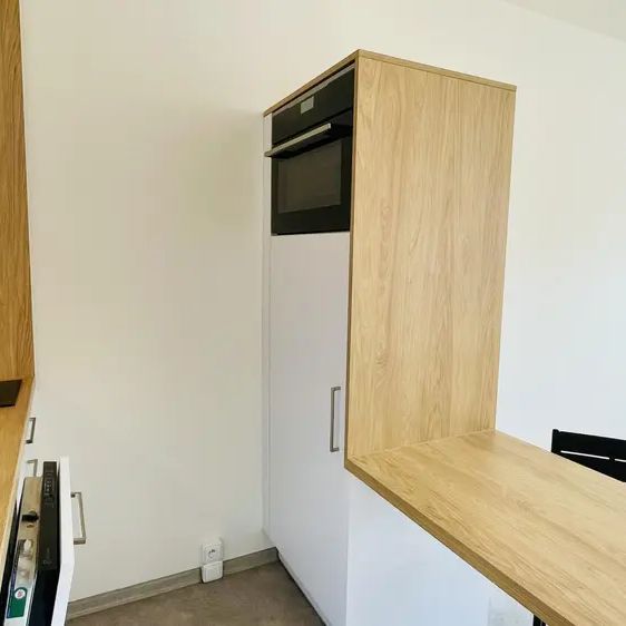 Pronájem bytu P4 Modřany, ul. Božetická, OV, 2 + kk, 41,1 m - Photo 1