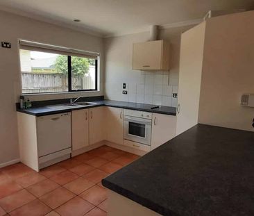 Live In The Valley - Photo 2