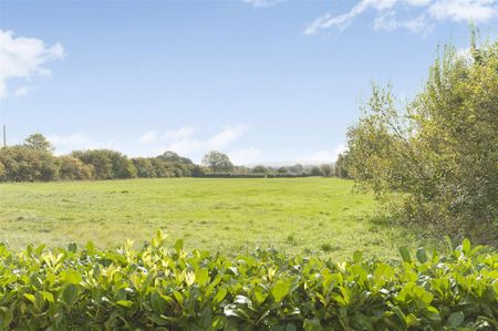 Chimney Pier Cottage, 1 Park Farm Close, Ambrosden - Photo 3