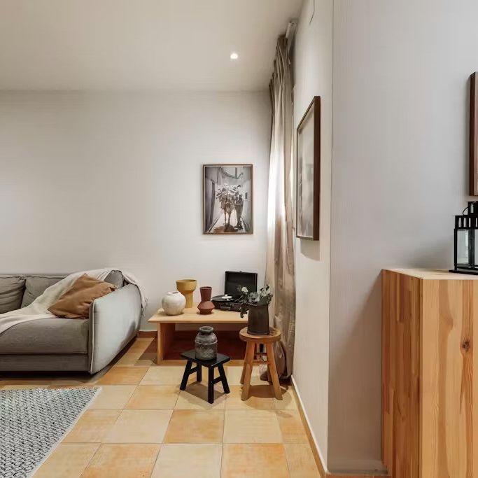 Ronda de la Universitat, Barcelona, Catalonia 08007 - Foto 1