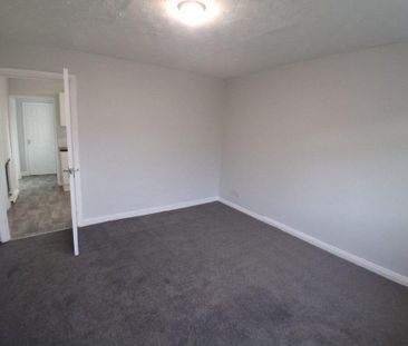 2 bedroom semi-detached house to rent - Photo 3