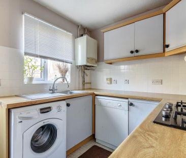 2 bedroom end of terrace house to rent - Photo 2