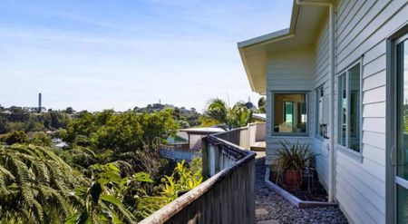 Beautiful 3 bedroom home - Photo 3