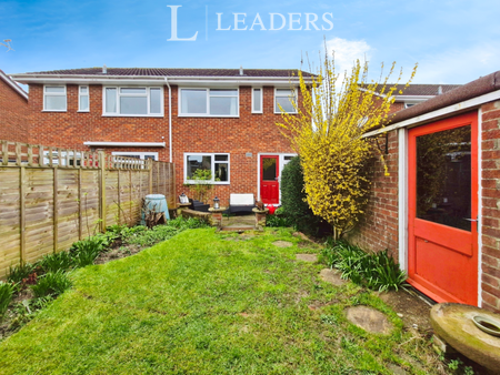 3 bedroom semi-detached house to rent - Photo 5