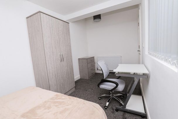 4 bedroom House To Let - Photo 1