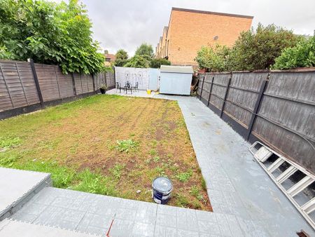 3 bedroom semi-detached house to rent - Photo 3