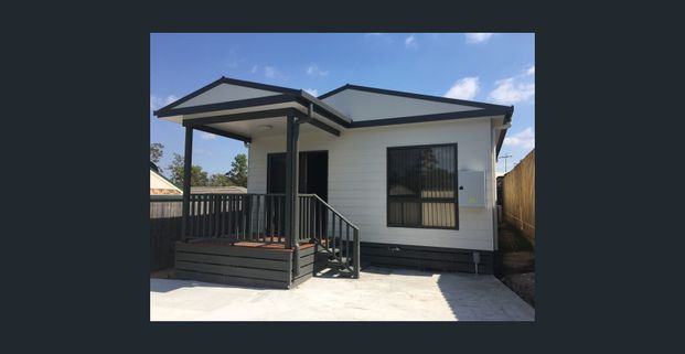 Break lease: Great home in private street - Photo 1