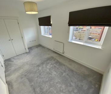 2 bedroom semi-detached house to rent - Photo 5