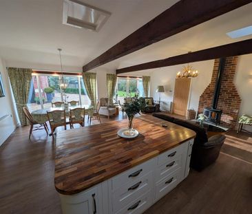 2 bedroom barn conversion to rent - Photo 5