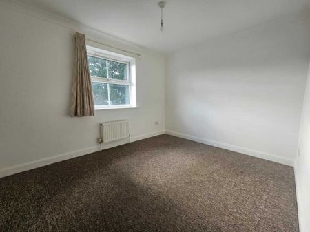 2 Bed Flat on Richmond Park Road - Photo 2