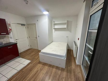 Studio to rent - Photo 3