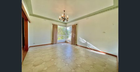 Spacious family home in an exceptional lifestyle location - Photo 3