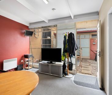 Centrally Located Studio - Photo 4