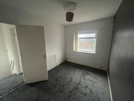 2 bedroom semi-detached house to rent - Photo 3