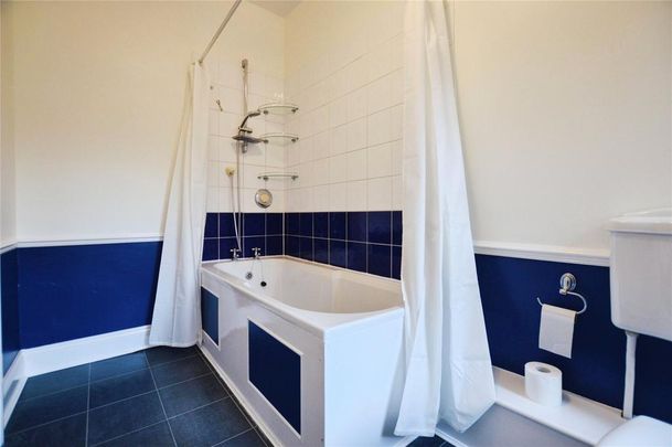 2 bedroom end of terrace house to rent - Photo 1