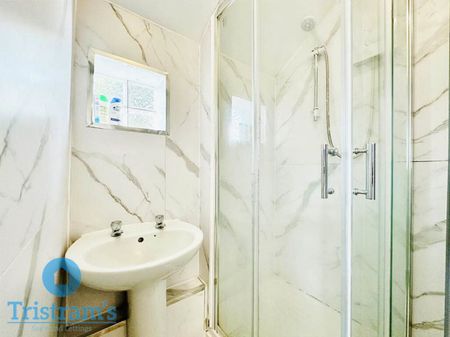8 bed Semi-Detached House for Rent - Photo 5