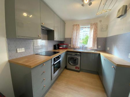 2 bedroom flat to rent - Photo 4