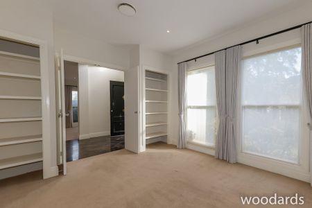 Neo-Georgian Canterbury Elegance! - Photo 4