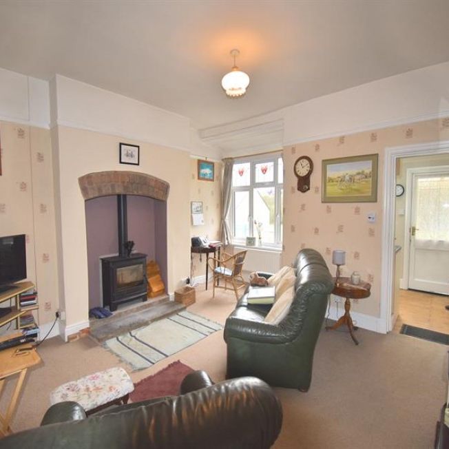 3 Bedroom Semi Detached Available Arranging tenancy - Photo 1