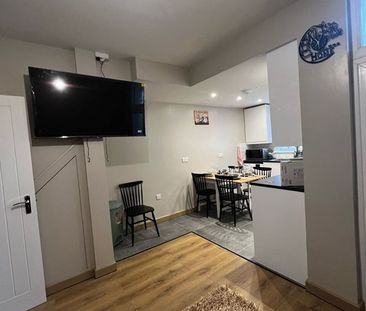 Room in a Shared House, Gilroy Road, L6 - Photo 1