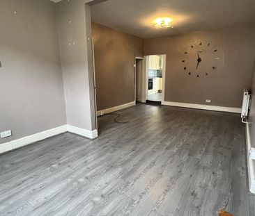 3 bedroom end of terrace house to rent - Photo 4