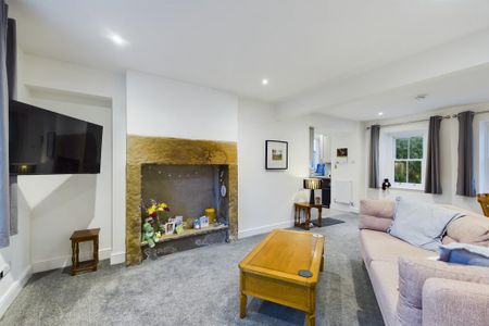 2 bedroom semi-detached house to rent - Photo 2