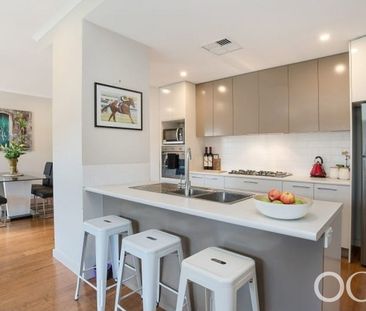 Open the Door to Effortless Style - Photo 5