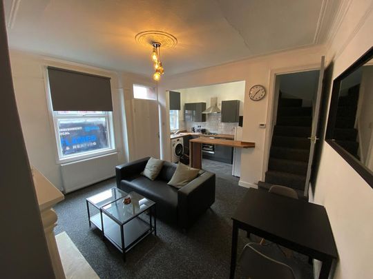 2 bedroom house to rent - Photo 1