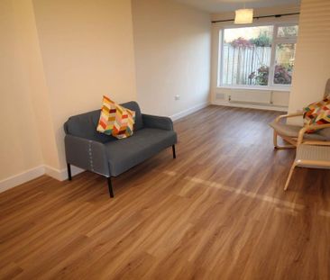 3 bedroom semi-detached house to rent - Photo 4