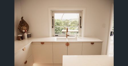 Stunning Botanic Beauty – Your Peaceful Picton Retreat Awaits! - Photo 3