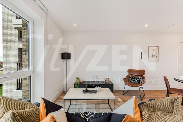 2 Maple Mews, London - Photo 1