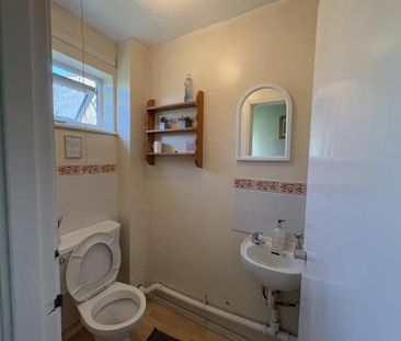 1 bedroom in a house share to rent - Photo 6